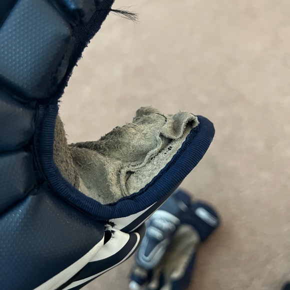 Bauer hockey gloves - Picture 4 of 6